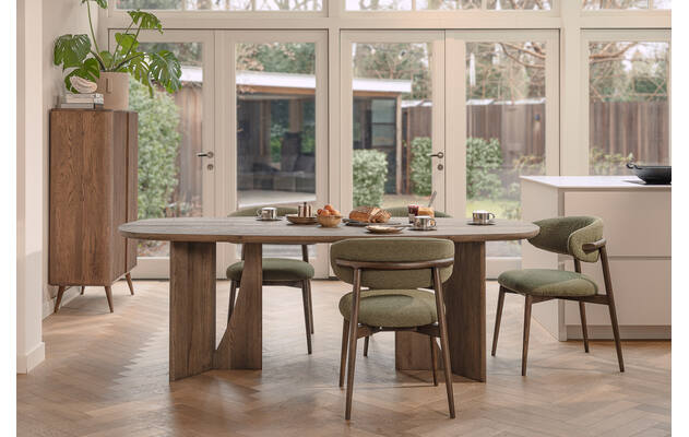 Goossens eetkamerstoel diede groen stof - 8260229-goossens-slim-eettafel-eiken-bruin-01